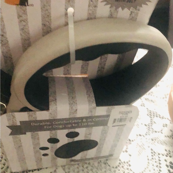 RECTRACTABLE DOG LEASH WITH BELT - Picture 3 of 5